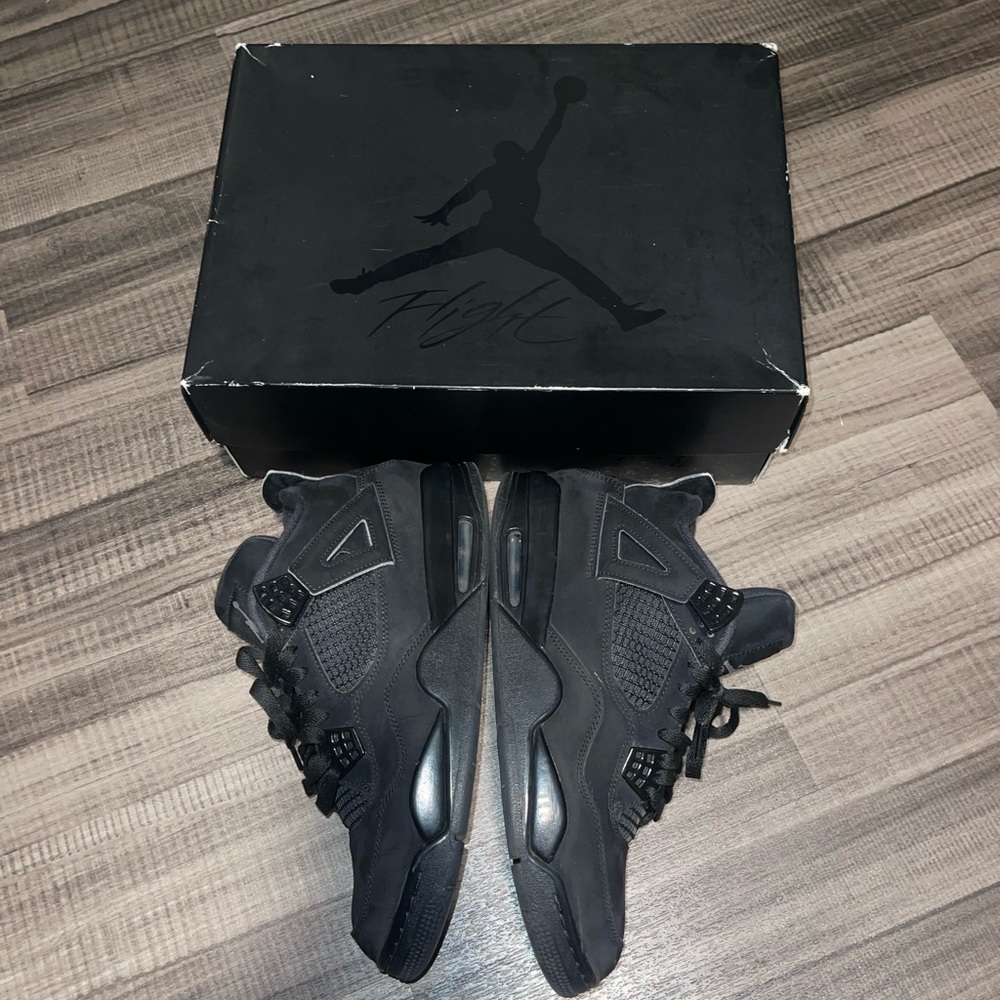 Black Cat 4s (Box damaged)